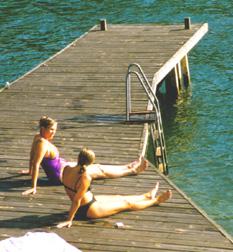 Diana with the daughter of Arthur and Elisabeth getting some sun